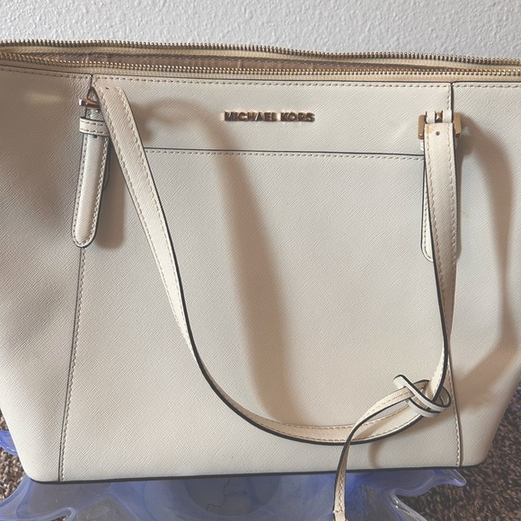 Michael Kors Handbags - Michael Kors NWOT tote bag